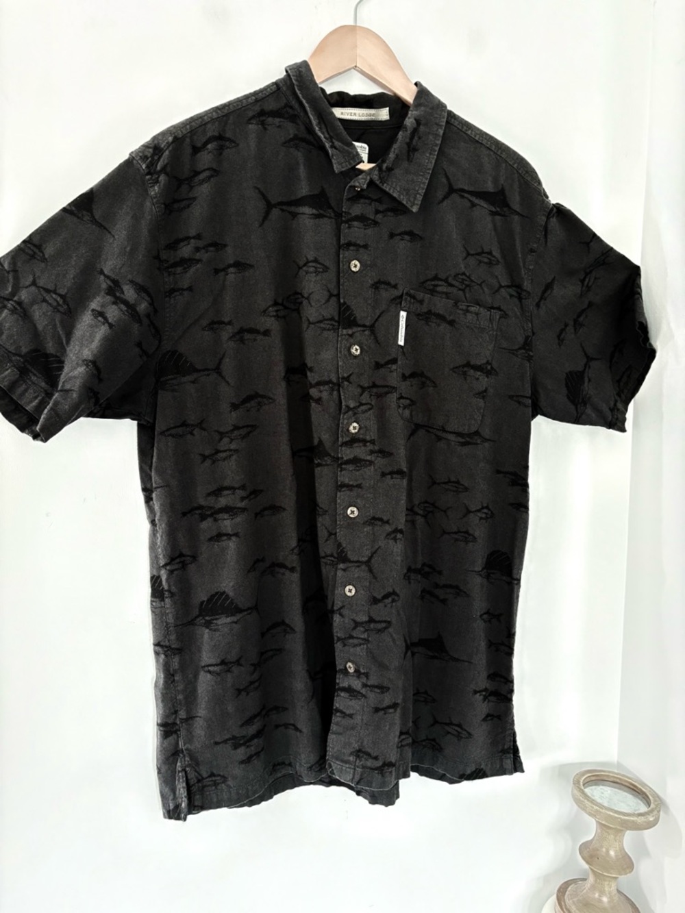 COLUMBIA RIVER LODGE Men XL Gray Black Fish Shark Print Button Up Shirt Outdoors